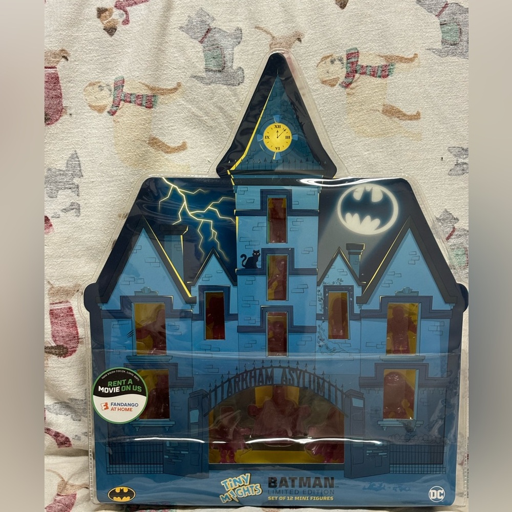 Batman Limited Edition TINY MIGHTS Set of 12 mini Figures.  DC..  NEW in Package